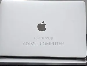 New Laptop Apple MacBook 2020 32GB Intel Core i7 SSD 512GB