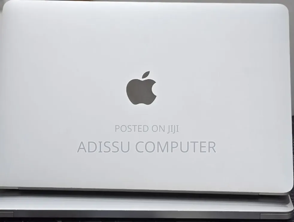 New Laptop Apple MacBook 2020 32GB Intel Core i7 SSD 512GB