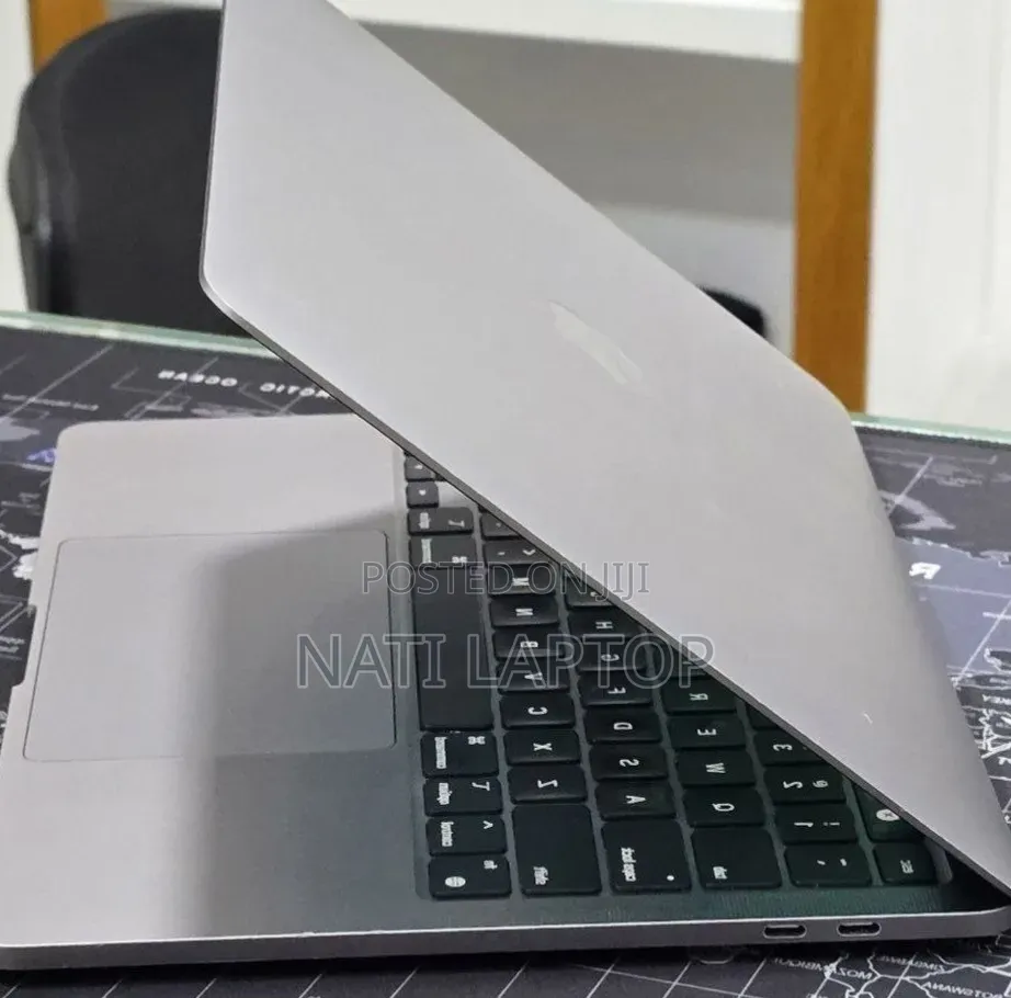 New Laptop Apple MacBook Pro 2022 M2 16GB Apple M2 SSD 256GB