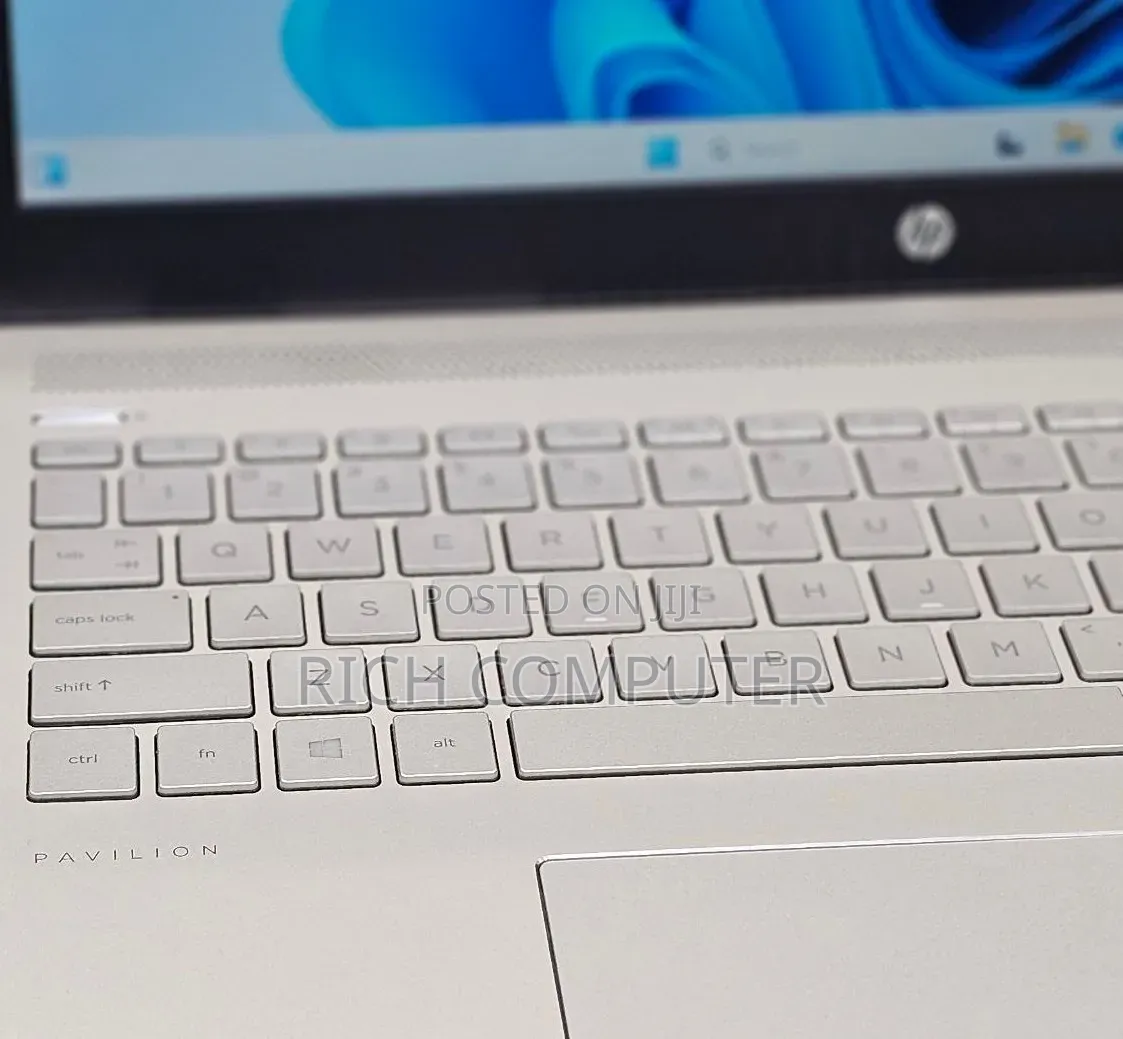 New Laptop HP Pavilion 15 8GB Intel Core i5 SSD 1T
