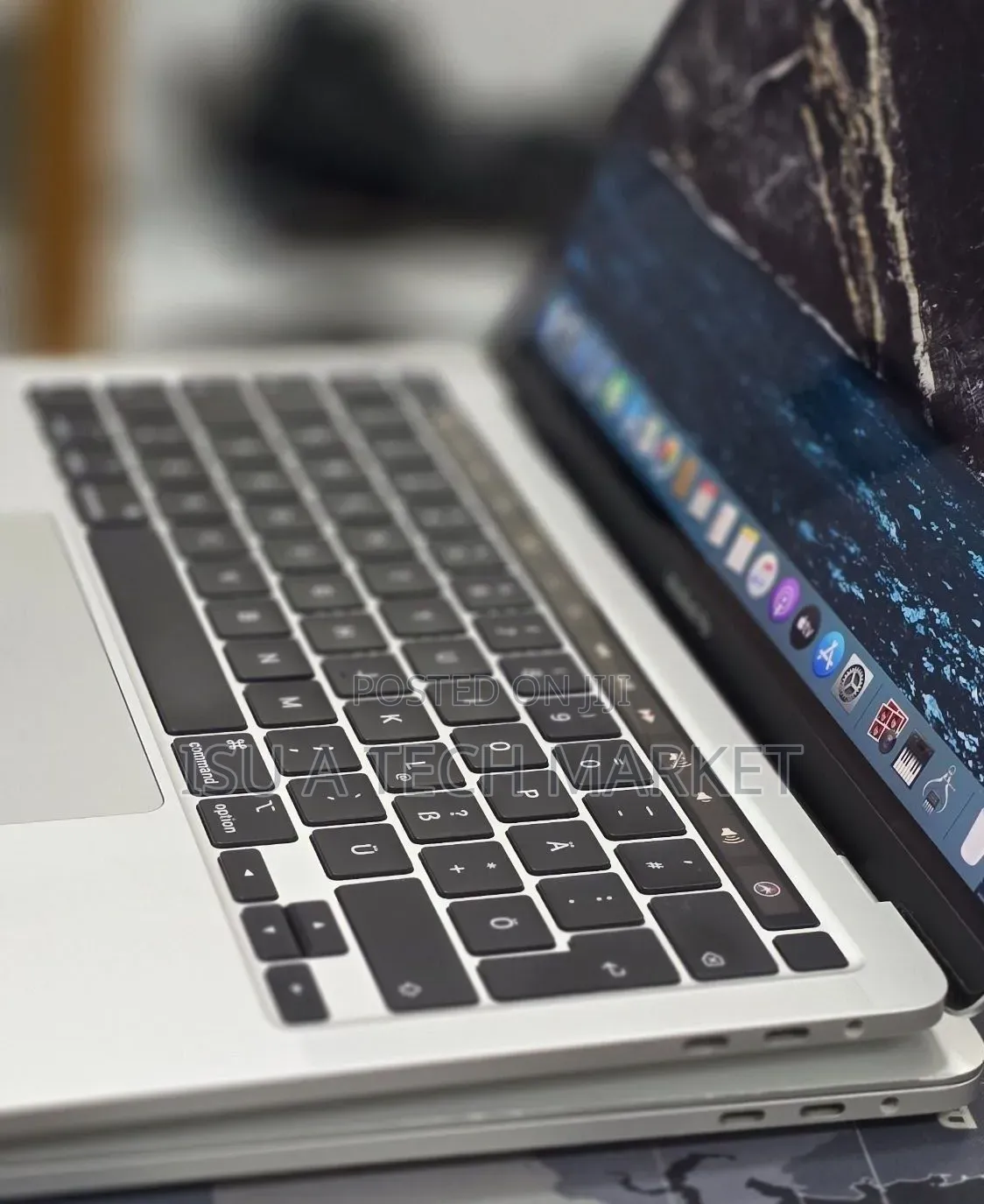 New Laptop Apple MacBook Pro 2020 32GB Intel Core i7 SSD 512GB