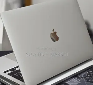 New Laptop Apple MacBook Pro 2020 32GB Intel Core i7 SSD 512GB