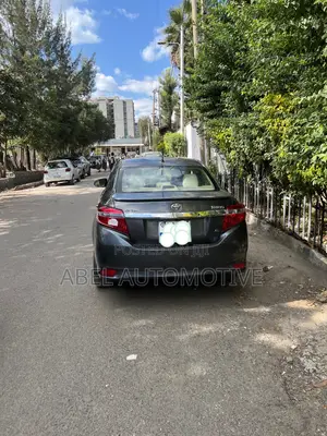 Toyota Yaris SE Hatchback 5dr 2014