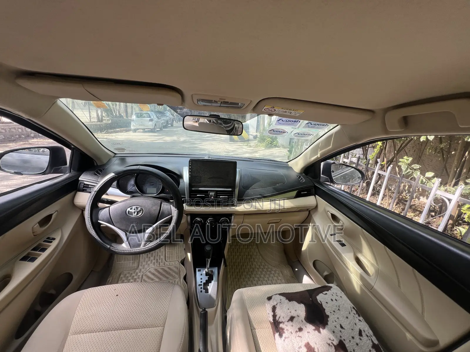 Toyota Yaris SE Hatchback 5dr 2014