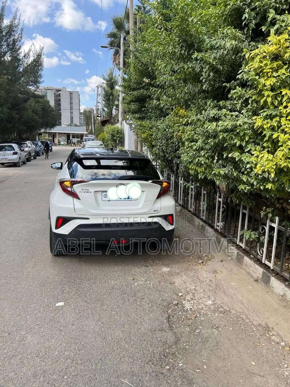 Toyota C-HR XLE FWD 2020 White