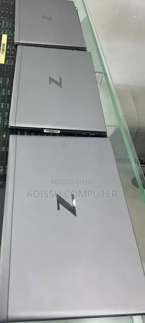 New Laptop HP ZBook Firefly 14 G10 16GB Intel Core i7 SSD 512GB