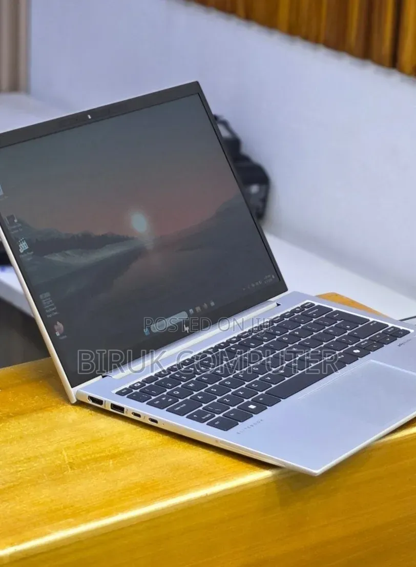 New Laptop HP Elitebook 830 G11 16GB Intel Core Ultra 7 SSD 512GB
