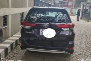 Toyota Rush 2022 Burgundy