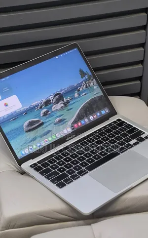 New Laptop Apple MacBook 2020 32GB Intel Core i7 SSD 512GB