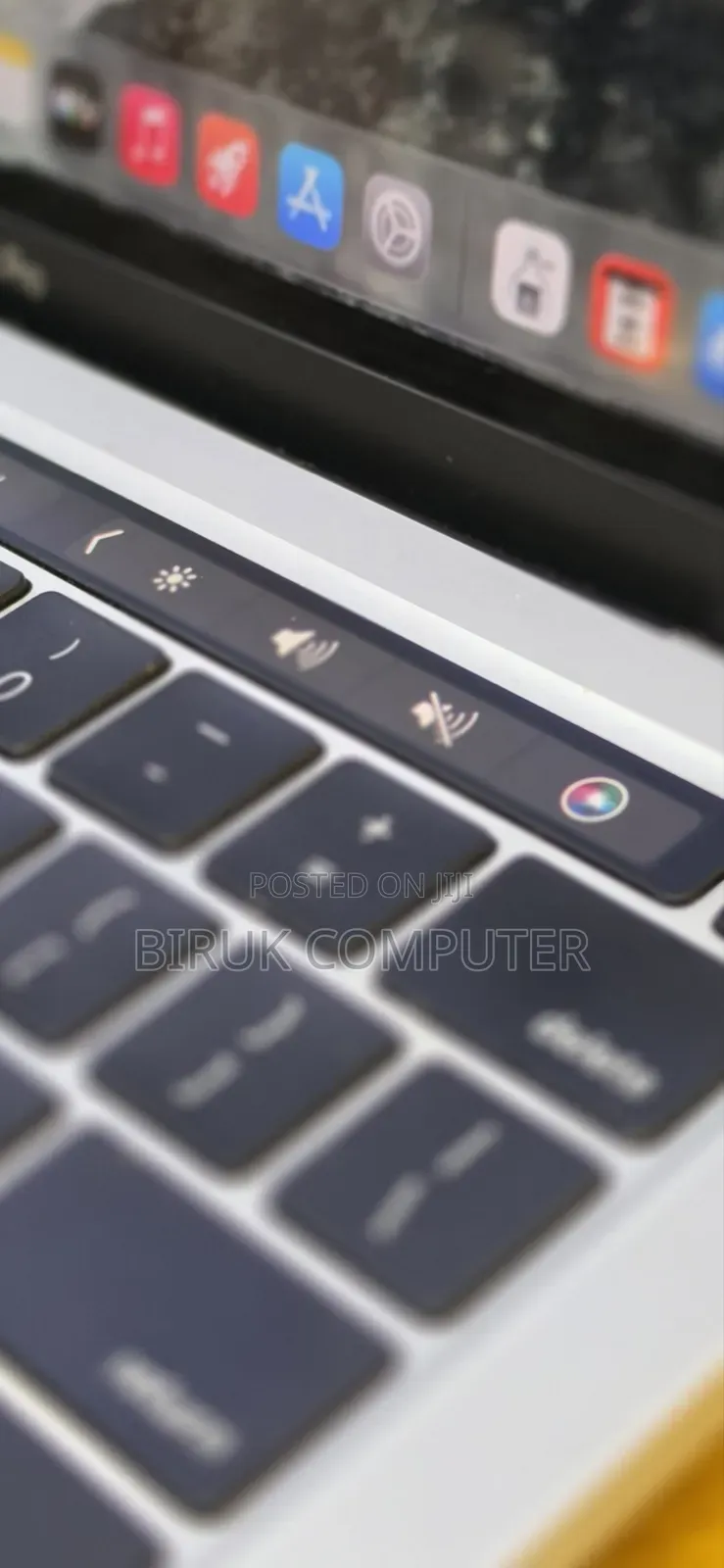New Laptop Apple MacBook 2020 32GB Intel Core i7 SSD 512GB