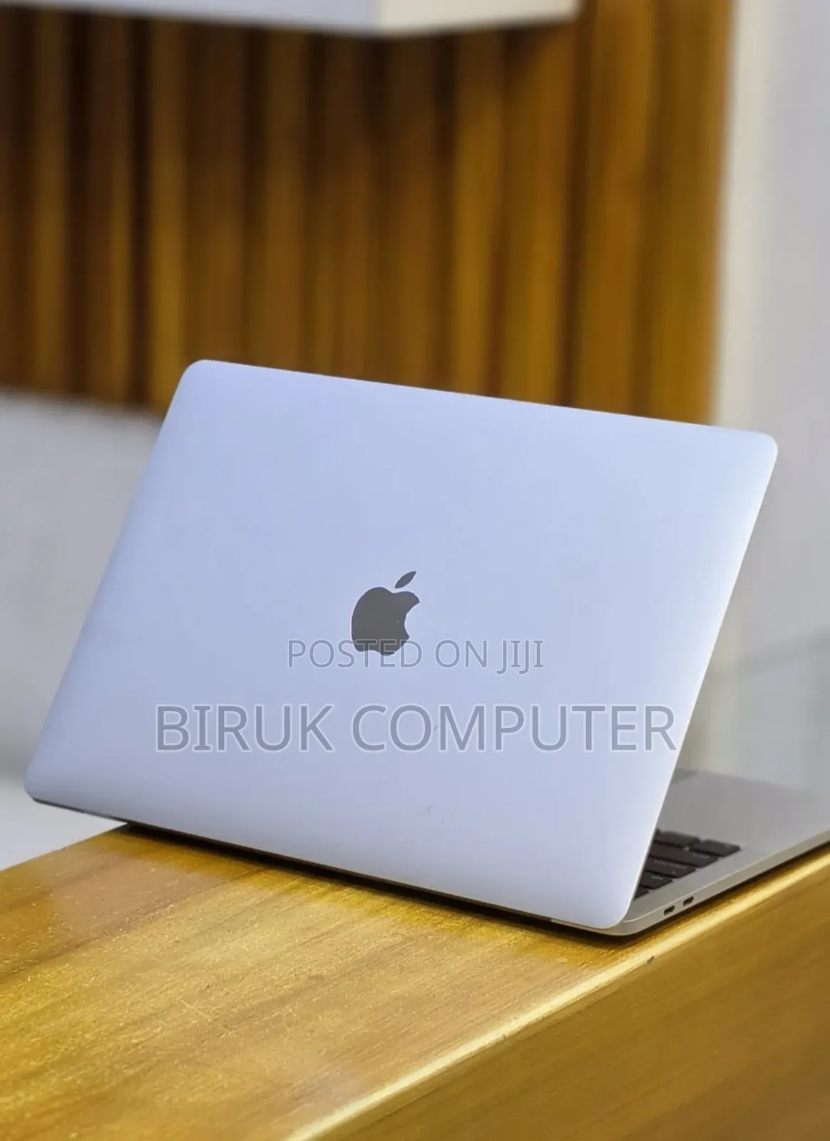 New Laptop Apple MacBook 2020 32GB Intel Core i7 SSD 512GB