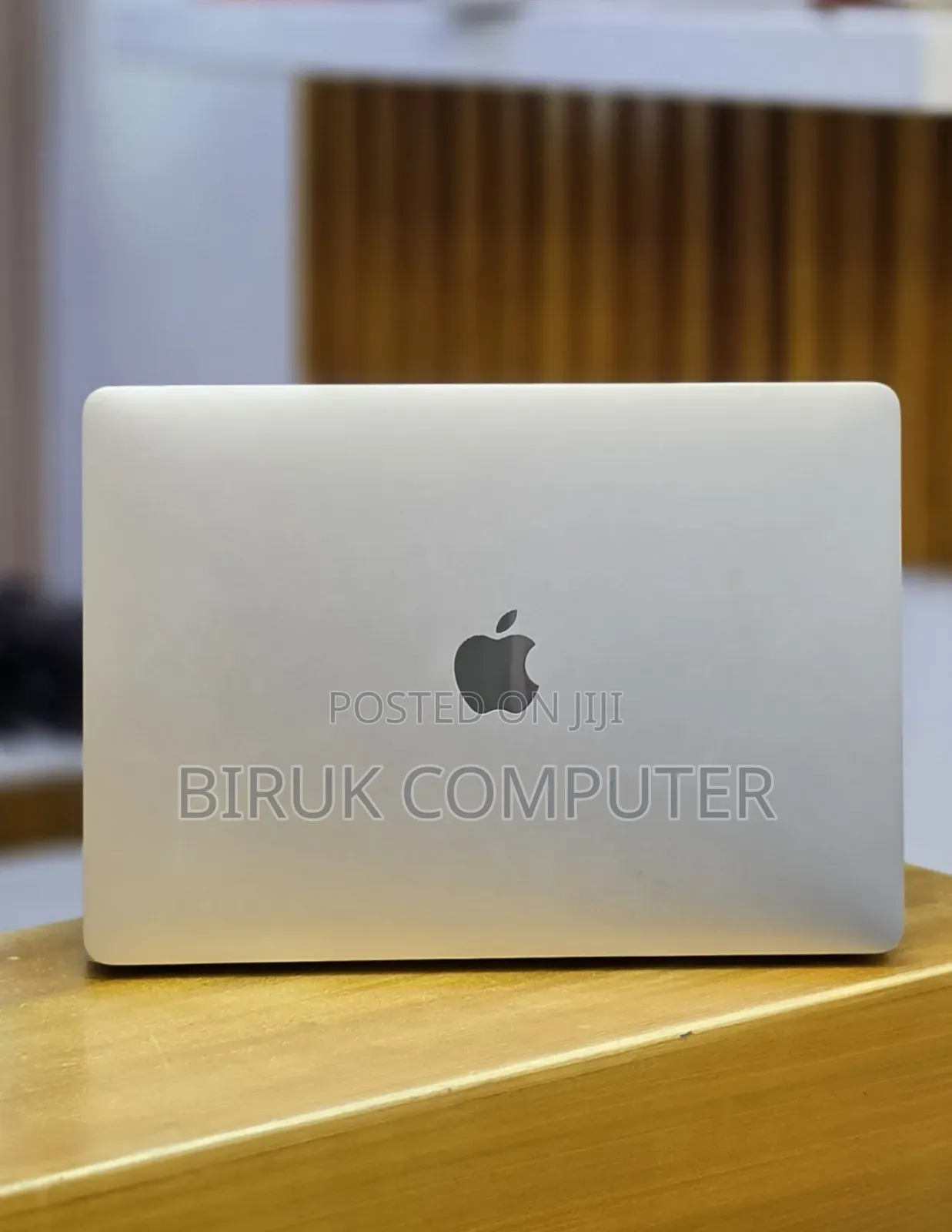 New Laptop Apple MacBook 2020 32GB Intel Core i7 SSD 512GB