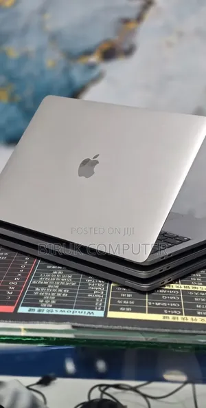New Laptop Apple MacBook Pro 2021 M1 8GB Apple M1 Pro SSD 512GB