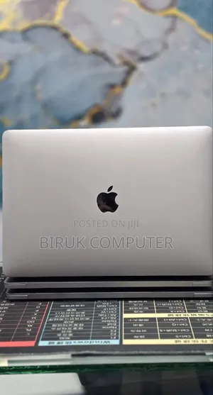 New Laptop Apple MacBook Pro 2021 M1 8GB Apple M1 Pro SSD 512GB
