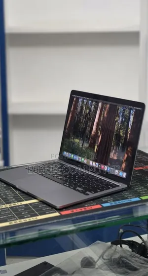 New Laptop Apple MacBook Pro 2021 M1 16GB Apple M1 Pro SSD 512GB