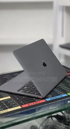 New Laptop Apple MacBook Pro 2021 M1 16GB Apple M1 Pro SSD 512GB