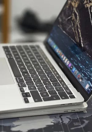 New Laptop Apple MacBook 2020 32GB Intel Core i7 SSD 512GB