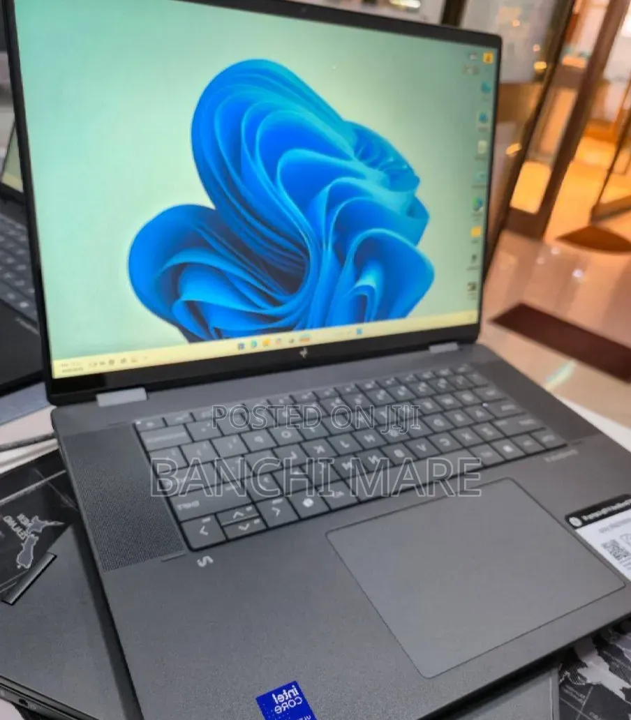 New Laptop HP OmniBook Ultra Flip 16" 16GB Intel Core Ultra 7 SSD 1T