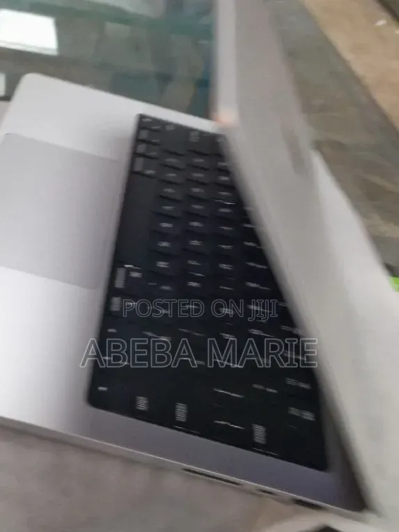 New Laptop Apple MacBook Pro 2024 M4 24GB Apple M4 Pro SSD 512GB
