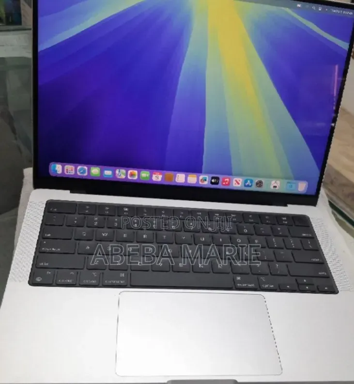 New Laptop Apple MacBook Pro 2024 M4 24GB Apple M4 Pro SSD 512GB