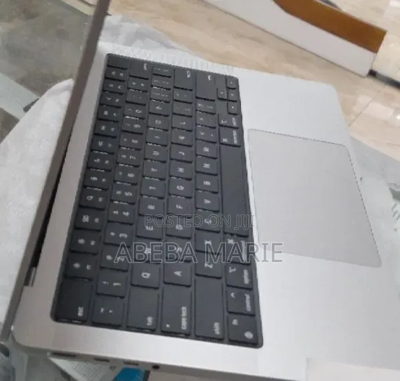 New Laptop Apple MacBook Pro 2024 M4 24GB Apple M4 Pro SSD 512GB