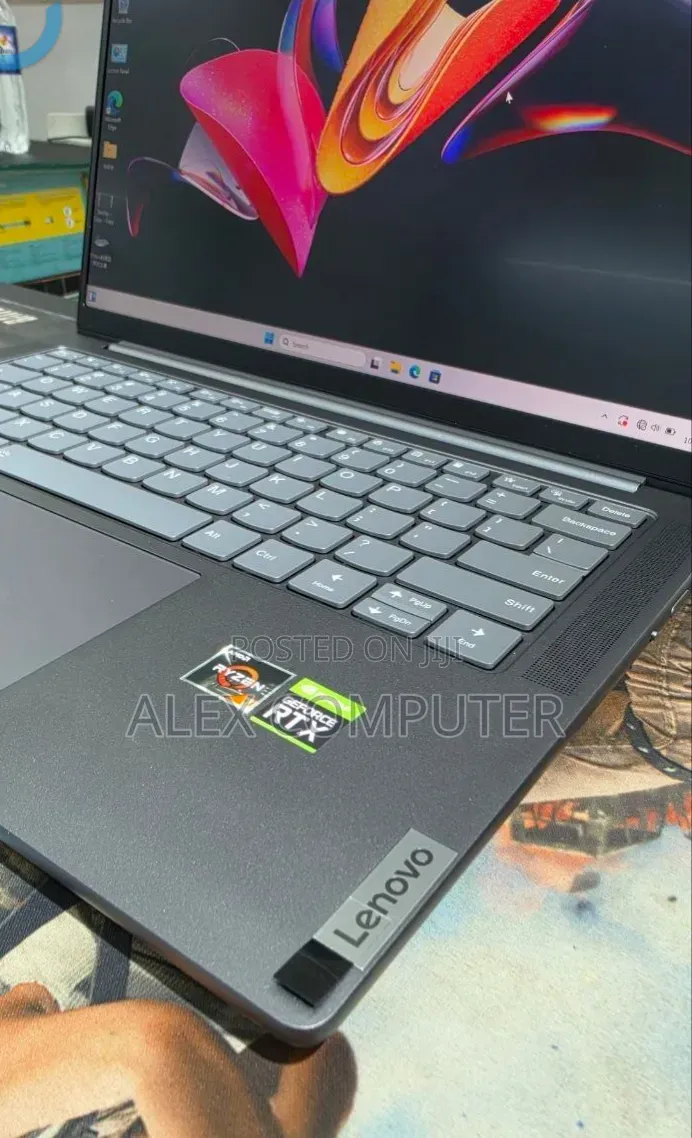 New Laptop Lenovo 16GB AMD Ryzen 7 SSD 512GB