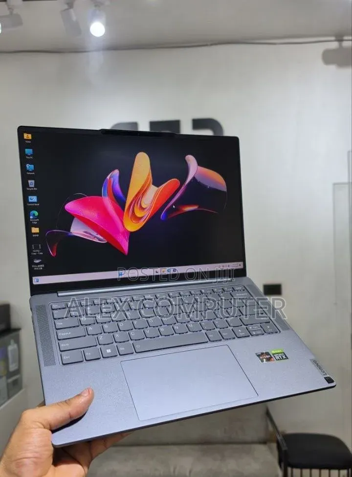 New Laptop Lenovo 16GB AMD Ryzen 7 SSD 512GB