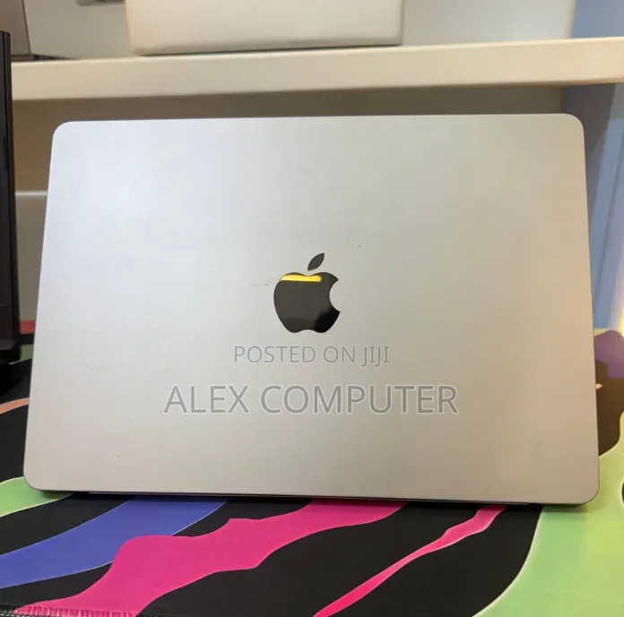 New Laptop Apple MacBook Air 2022 M2 16GB Apple M2 SSD 512GB