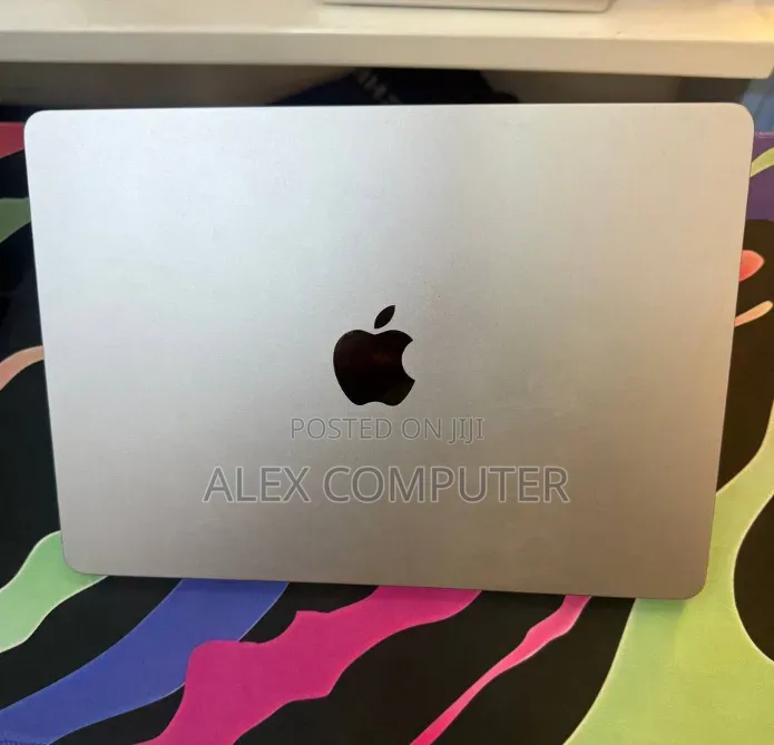 New Laptop Apple MacBook Air 2022 M2 16GB Apple M2 SSD 512GB