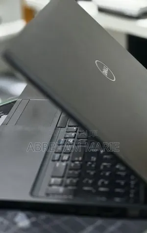 New Laptop Dell Latitude 5310 8GB Intel Core i7 SSD 512GB
