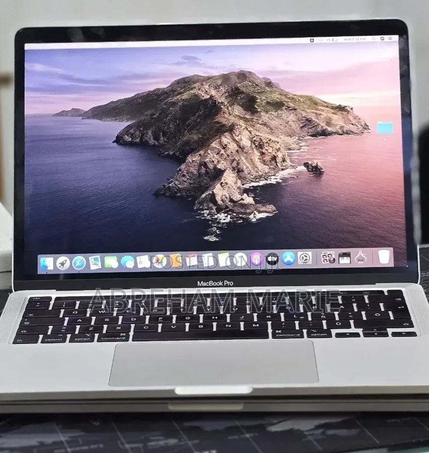 New Laptop Apple MacBook Pro 2020 32GB Intel Core i7 SSD 512GB