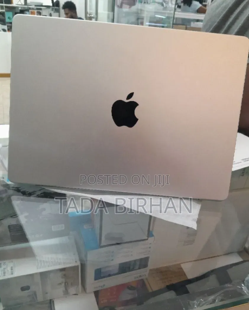 New Laptop Apple MacBook Pro 2024 M4 24GB Apple M4 Pro SSD 512GB