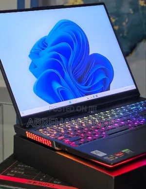 New Laptop Lenovo Legion 9 32GB AMD Ryzen 9 SSD 1T