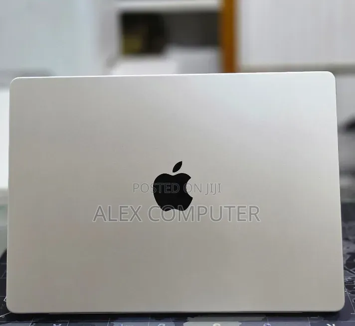 New Laptop Apple MacBook Pro 2024 M4 Pro 24GB Apple M4 Pro SSD 512GB