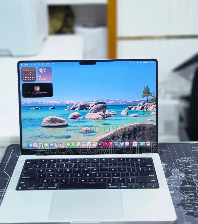 New Laptop Apple MacBook Pro 2024 M4 Pro 24GB Apple M4 Pro SSD 512GB