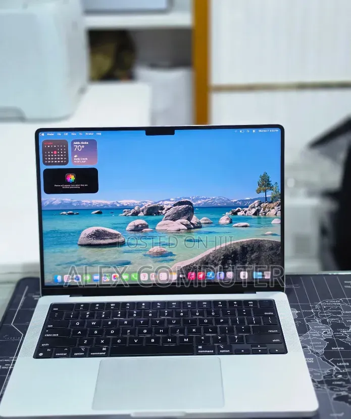 New Laptop Apple MacBook Pro 2024 M4 Pro 24GB Apple M4 Pro SSD 512GB