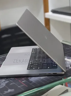 New Laptop Apple MacBook Pro 2021 M1 Max 64GB Apple M1 Max SSD 1T