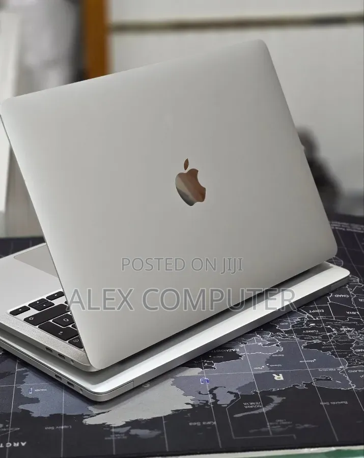 New Laptop Apple MacBook Pro 2020 32GB Intel Core i7 SSD 512GB