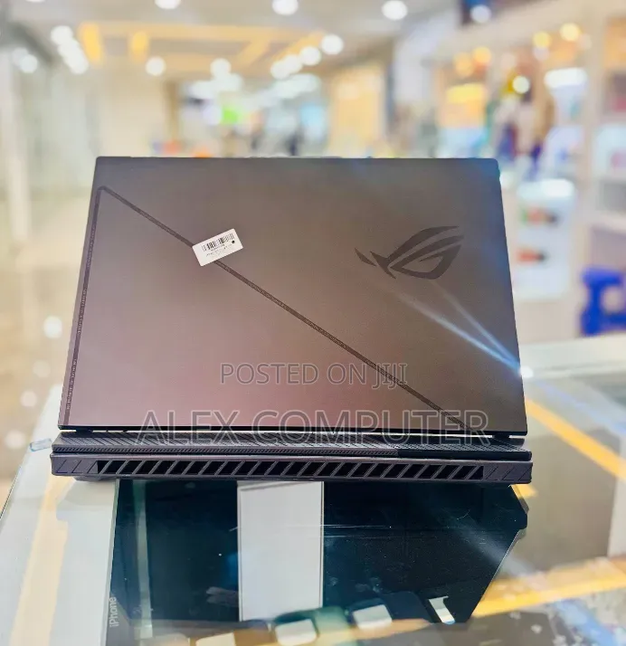 New Laptop Asus ROG Strix G16 G614 16GB Intel Core i7 SSD 1T