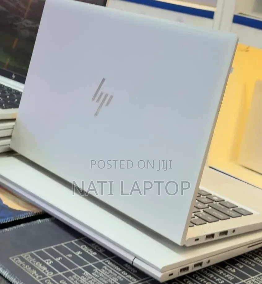New Laptop HP EliteBook 830 G8 8GB Intel Core i7 SSD 512GB