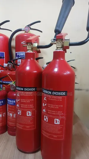 Essential Workplace Safety: 2kg CO2 Extinguisher for Offices & Labs