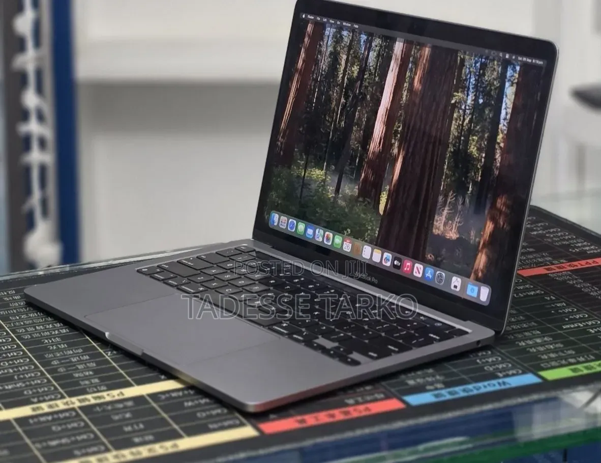 New Laptop Apple MacBook Pro 2020 M1 16GB Apple M1 Pro SSD 512GB