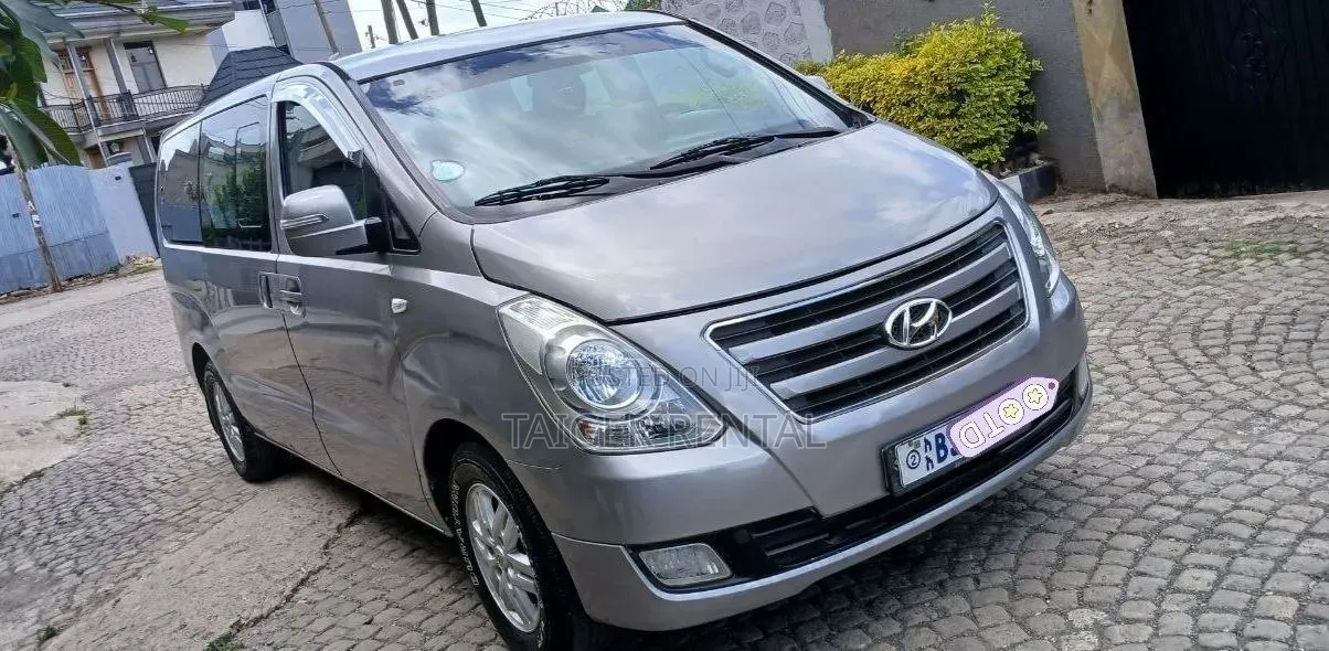 Hyundai Straex Rent