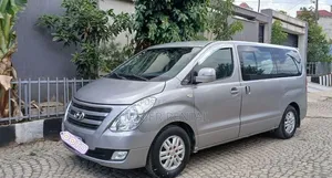 Hyundai Straex Rent