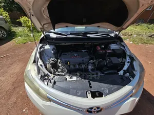 Toyota Yaris L Hatchback 5dr 2015 White
