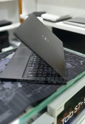 New Laptop Dell 8GB Intel Core i7 SSD 256GB