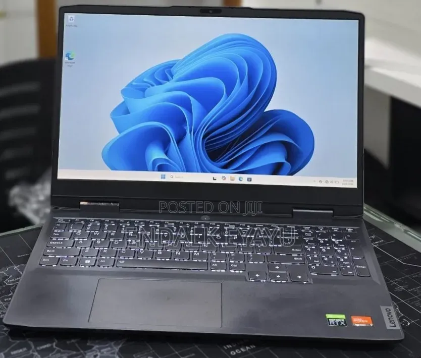 New Laptop Lenovo LOQ 15IRH8 16GB AMD Ryzen 7 SSD 512GB