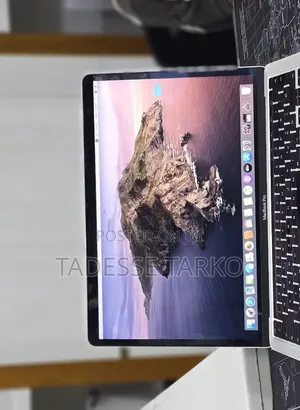 New Laptop Apple MacBook Pro 2020 32GB Intel Core i7 SSD 512GB