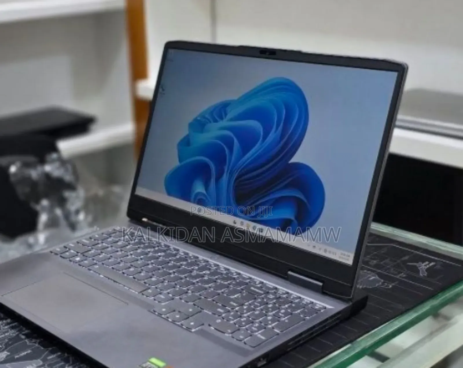 New Laptop Lenovo LOQ 15AHP10 16GB AMD Ryzen 7 SSD 512GB