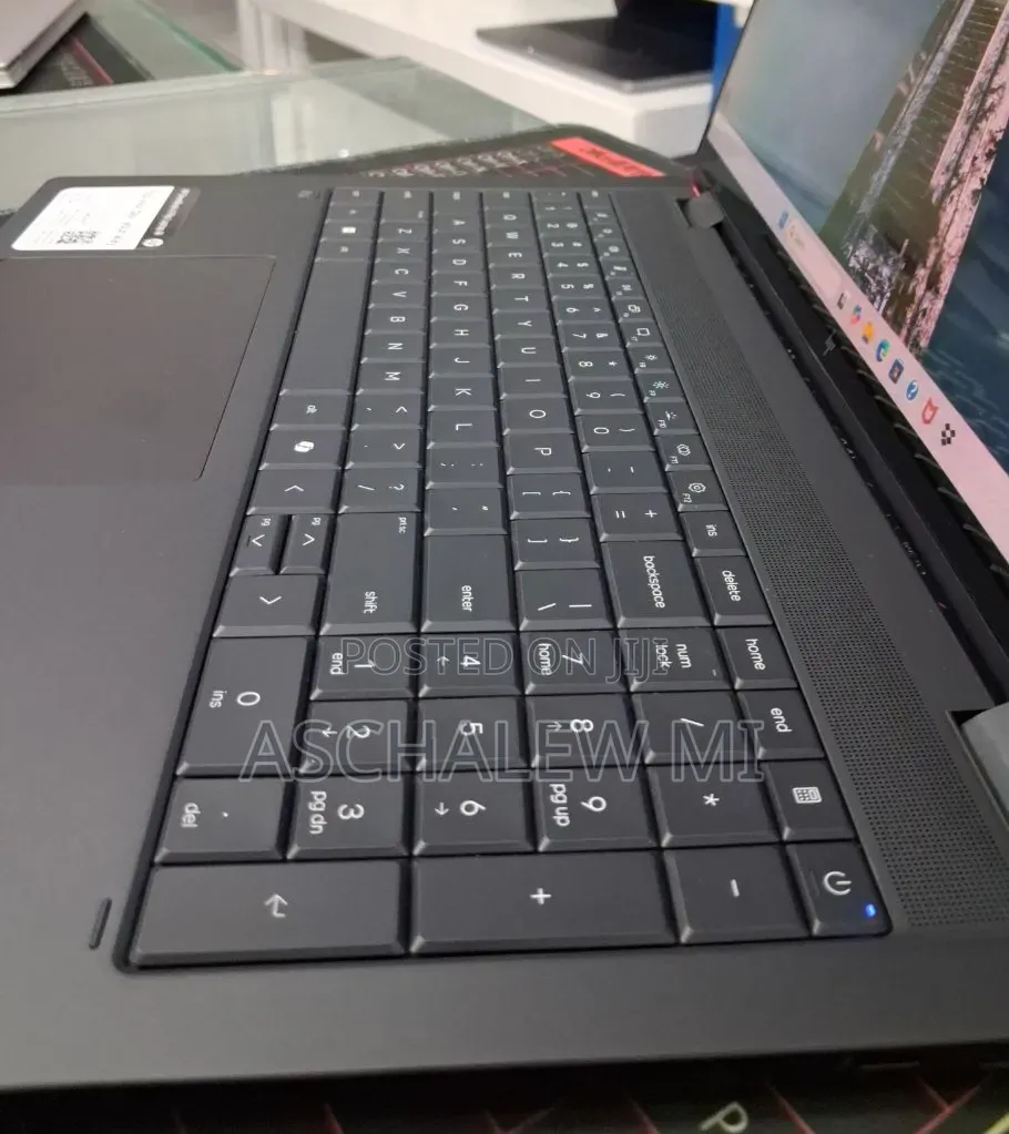 New Laptop HP OmniBook 5 16" 16GB Intel Core Ultra 7 SSD 1T